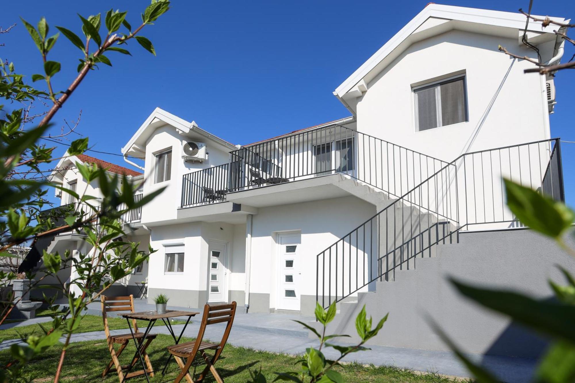 Airport Stay Apartments Surčin Eksteriør bilde